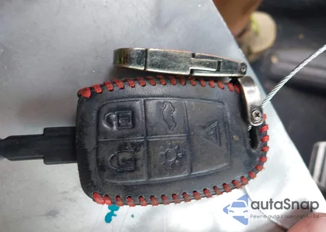 2009 Volvo V50 T5 R-Design z USA, uszkodzony, nr VIN YV1MJ672292486637